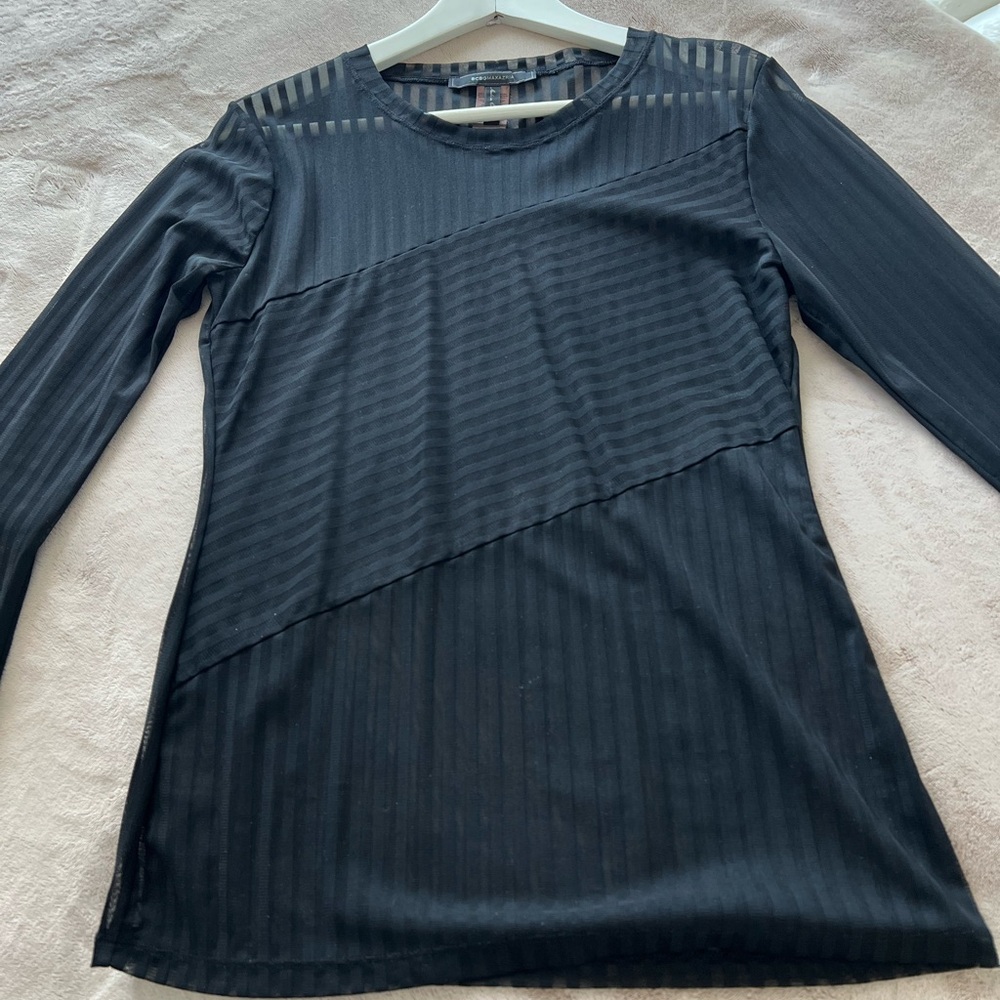 BCBGMaxAzria Black Long Sleeve Fitted Ribbed Blouse